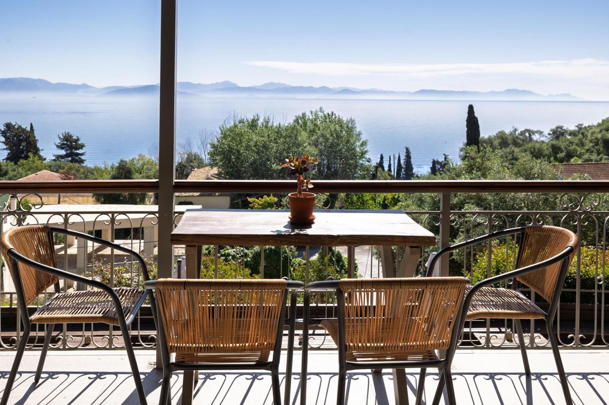 Villa Manolatou *