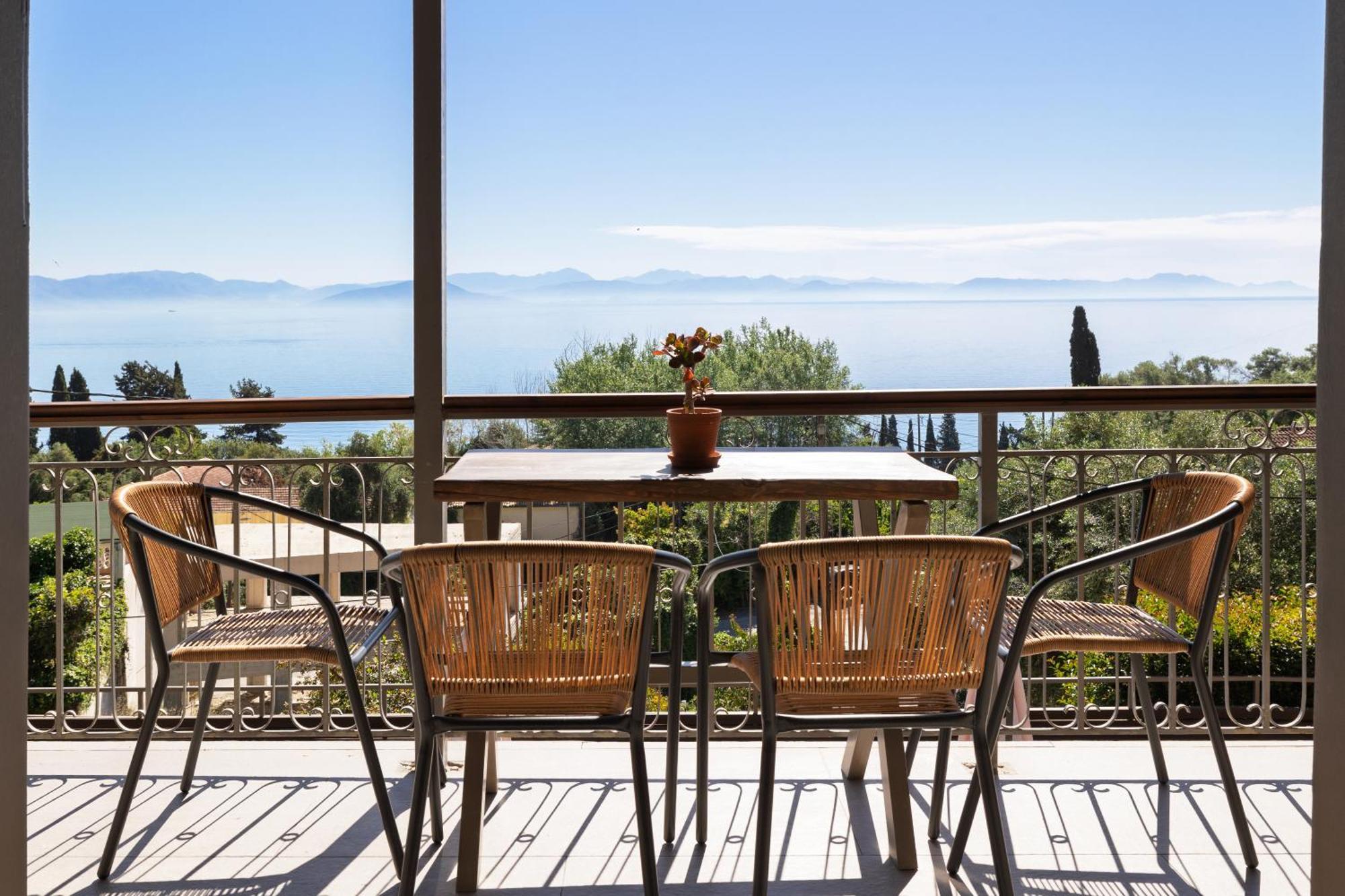 Villa Manolatou *