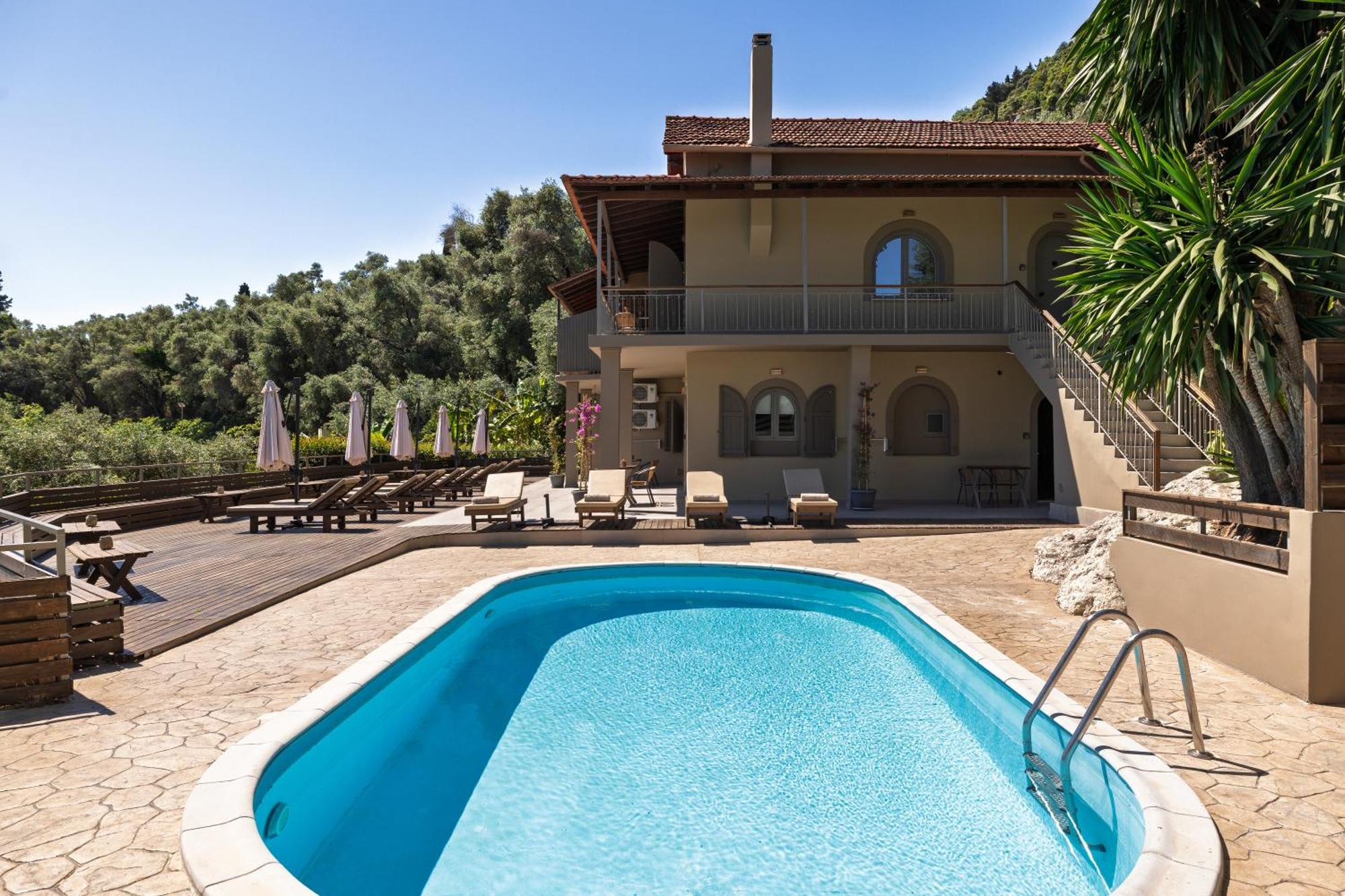 Manolatou Villa