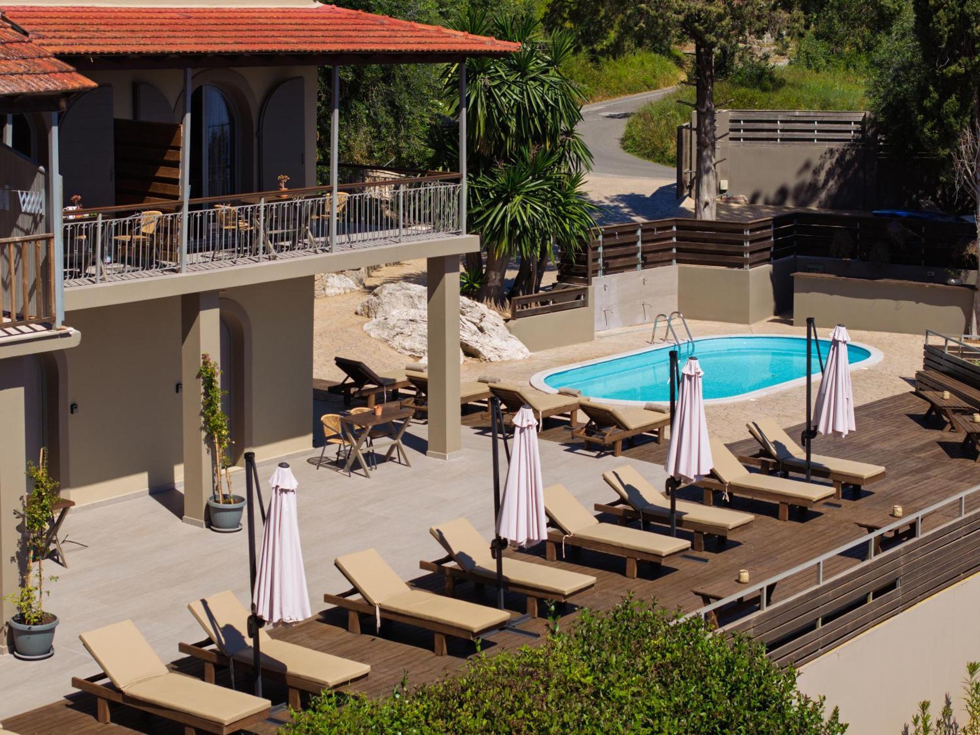 Manolatou Villa *