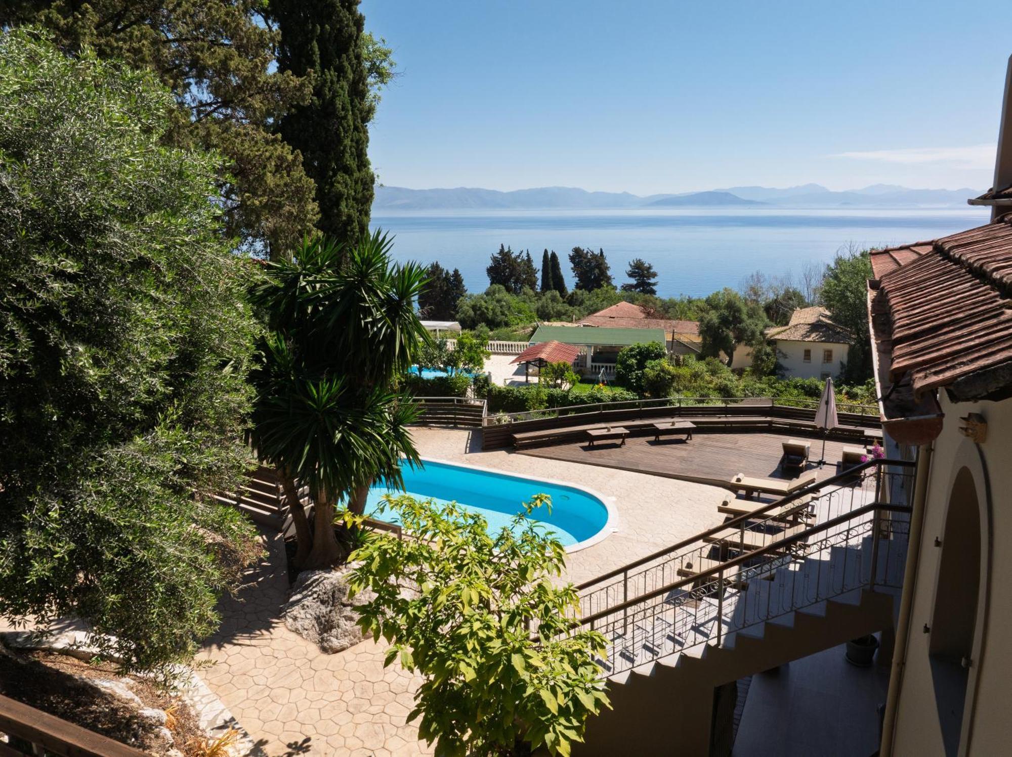 Manolatou Villa *